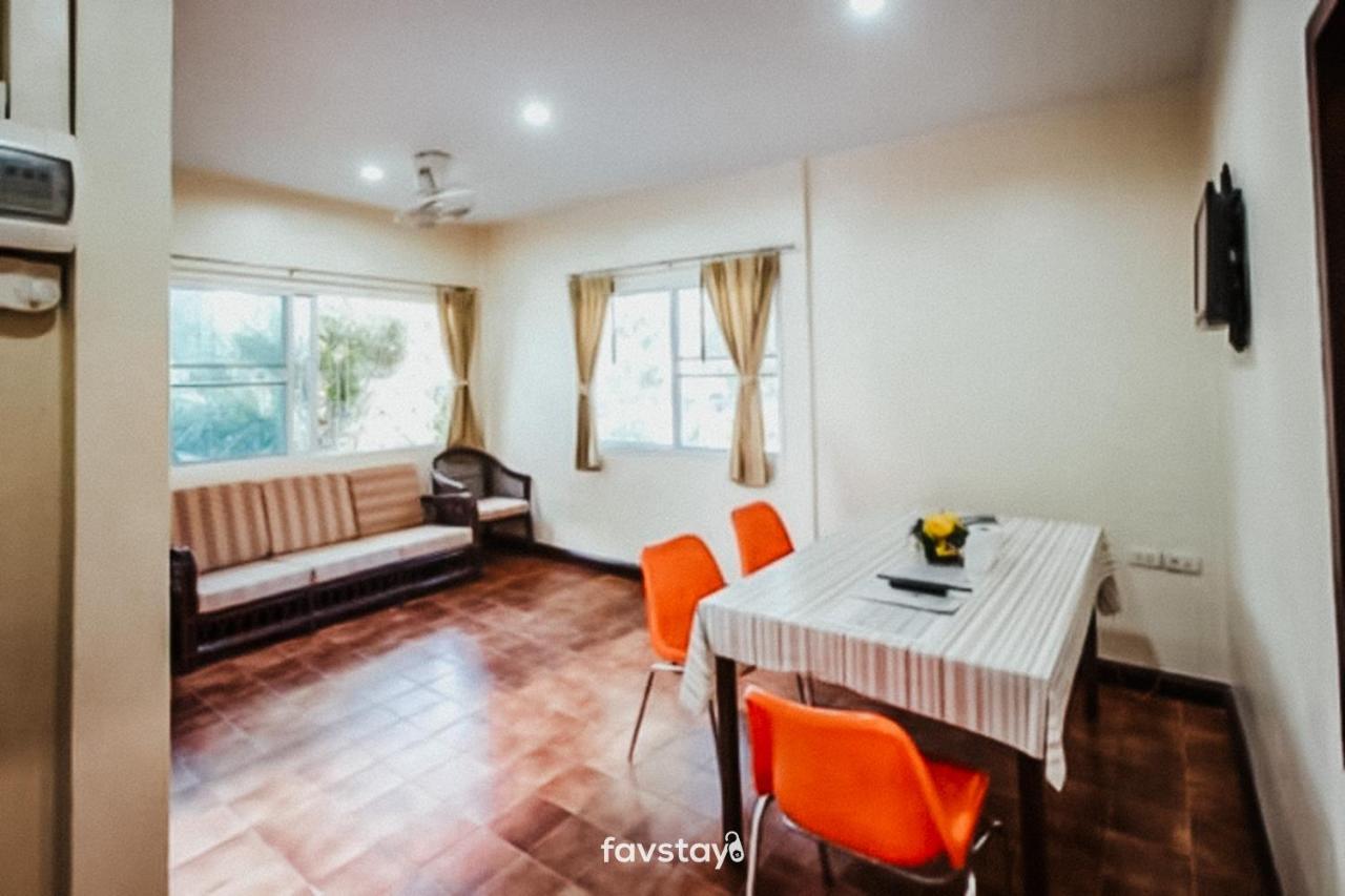 Twin Palms Suites And Residence Pattaya Exterior photo