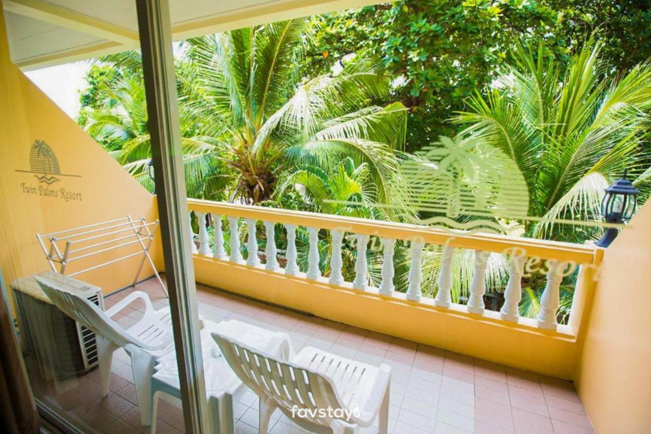 Twin Palms Suites And Residence Pattaya Exterior photo